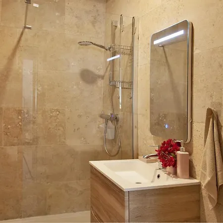 شقة Sandrine T2 *